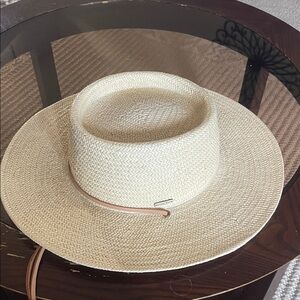 GIGI PIP straw hat in great condition